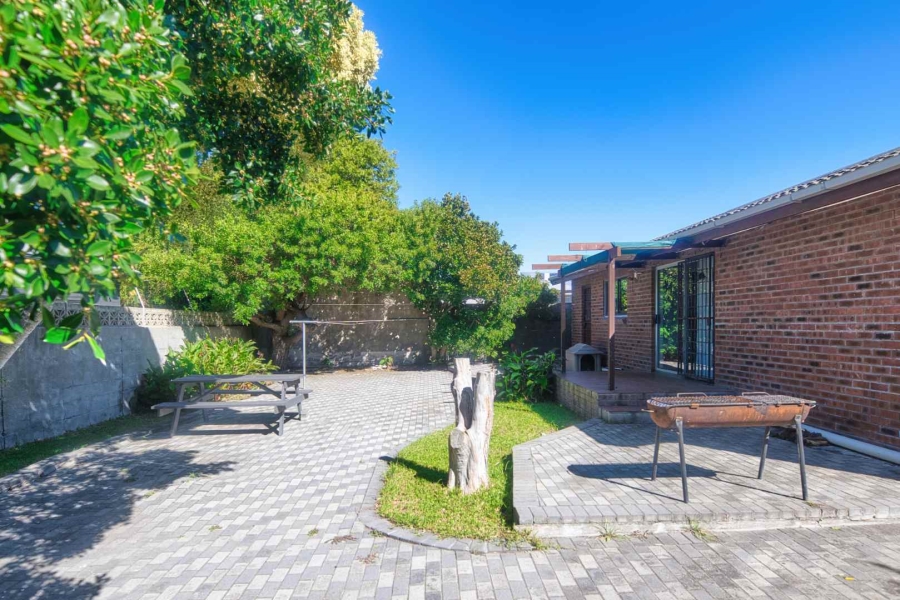 2 Bedroom Property for Sale in Westcliff Western Cape